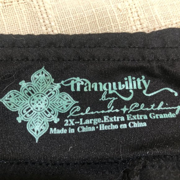 WOMANS SKORT BLACK WITH SUNBURST PATTERN SIZE 2X - Picture 4 of 5